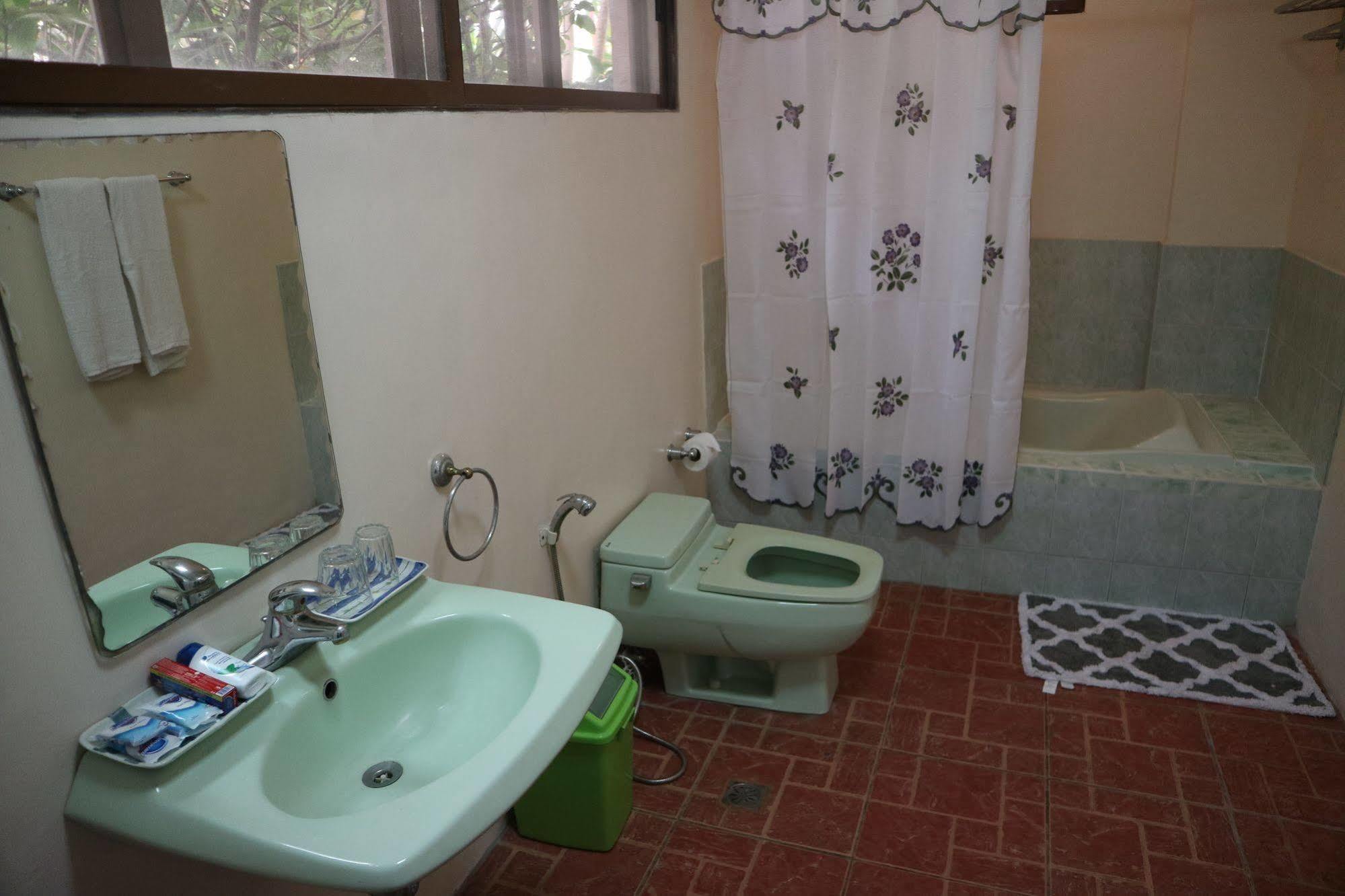 Hotel Casa La Granja Iloilo Esterno foto
