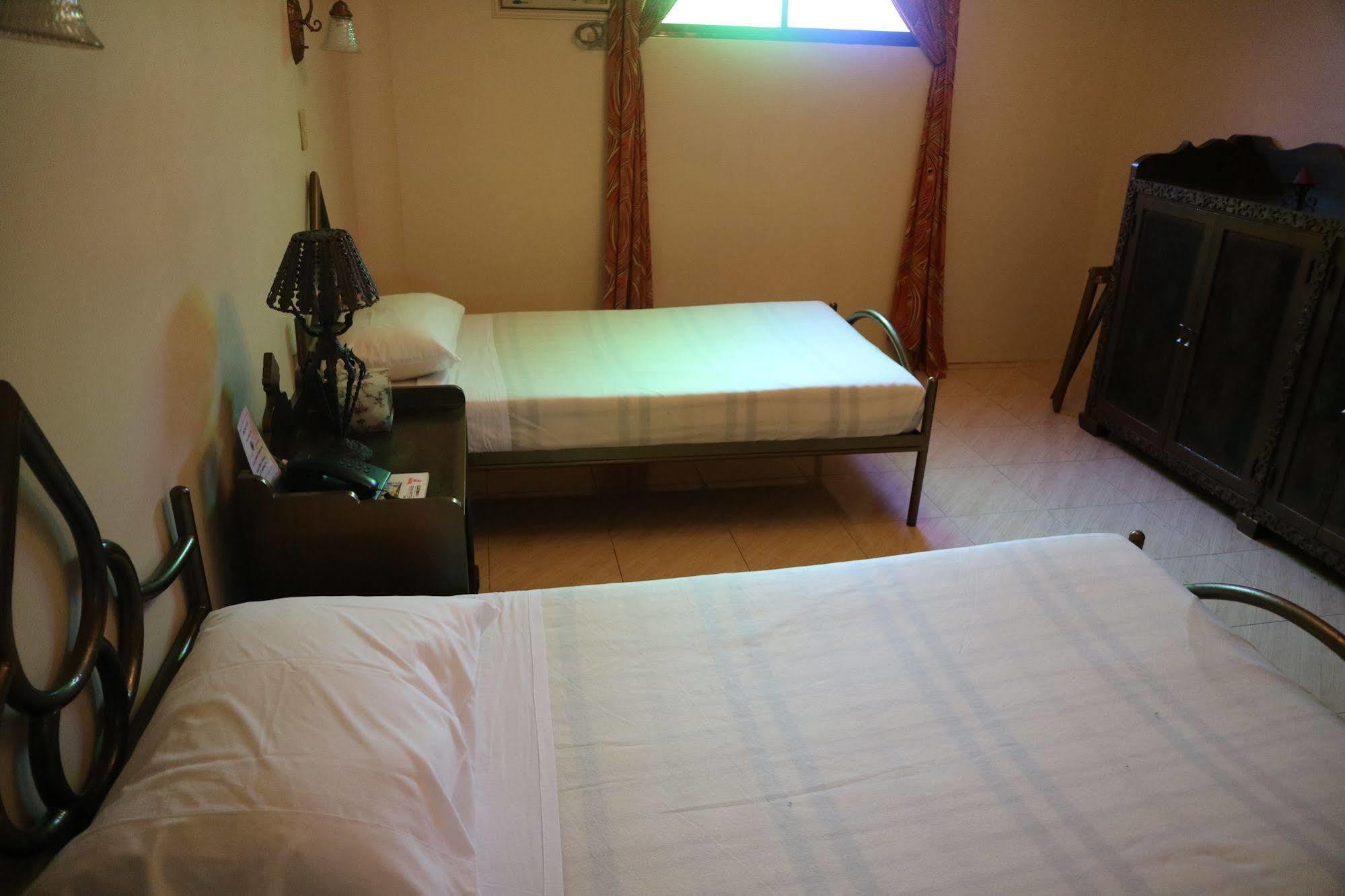 Hotel Casa La Granja Iloilo Esterno foto
