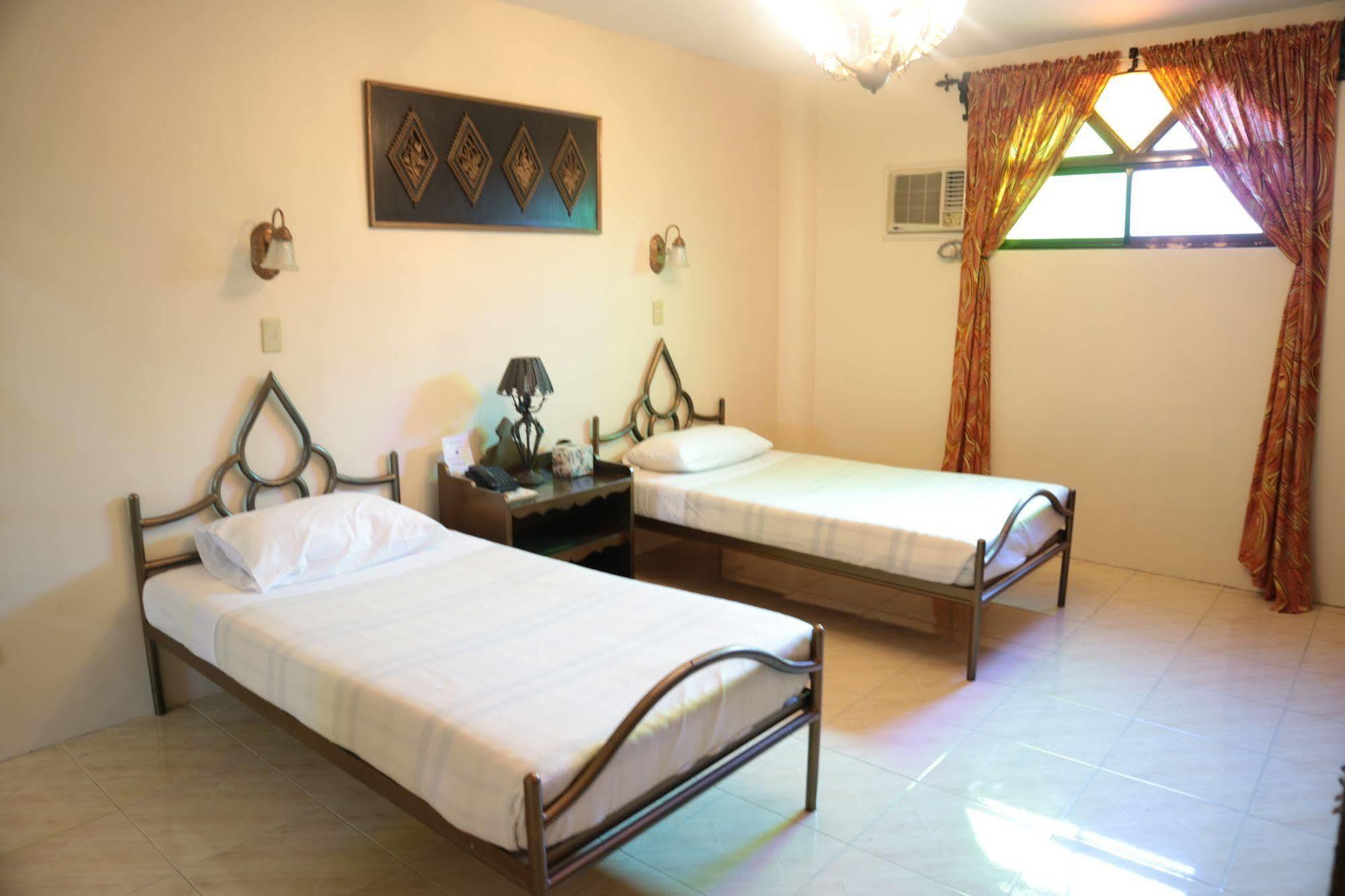 Hotel Casa La Granja Iloilo Esterno foto